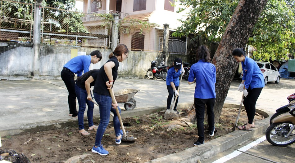 Công trình thanh niên – Lạc Hồng mãi xanh, lời tri ân của sinh viên Khoa Quản trị